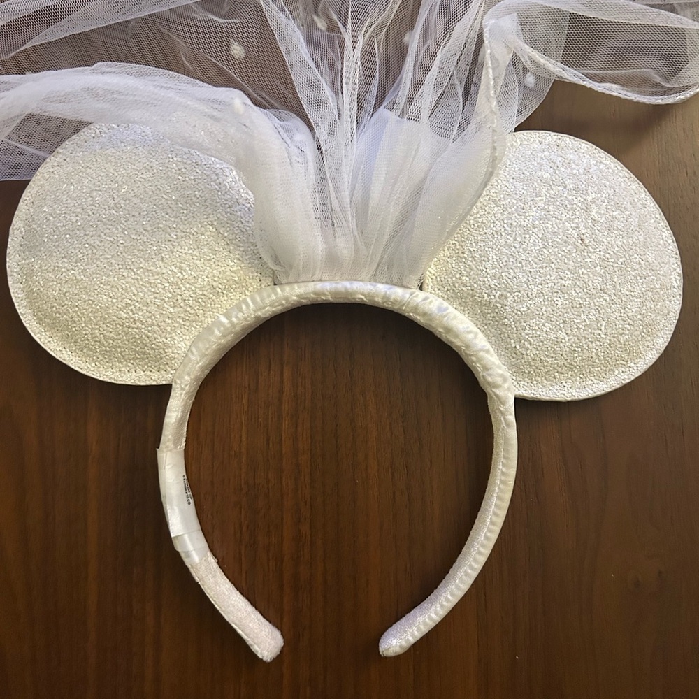 Disney White Minnie Mouse Ears with Veil - Picture 4 of 10
